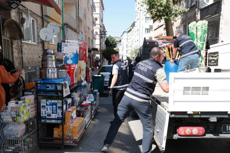 Osmangazi'de Kaldırımlar İşgalden Arındırıldı, Cezalar Uygulandı