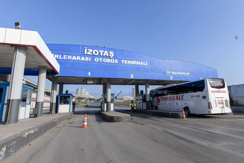 İzmir Otogarı'nda Tahliye Süreci Tamamlandı, İşletme Büyükşehir Belediyesine Geçiyor