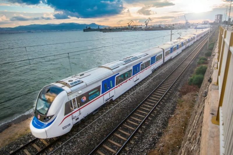 İzmir'de İZBAN Aktarma Süresi Uzatıldı, 29 Ekim'de Ulaşım Ücretsiz Olabilir