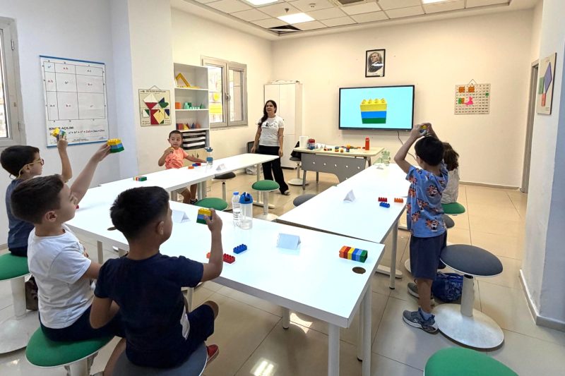 Bornova'da Çocuklar 6 LEGO Parçasıyla Yaratıcılıklarını Sergiledi