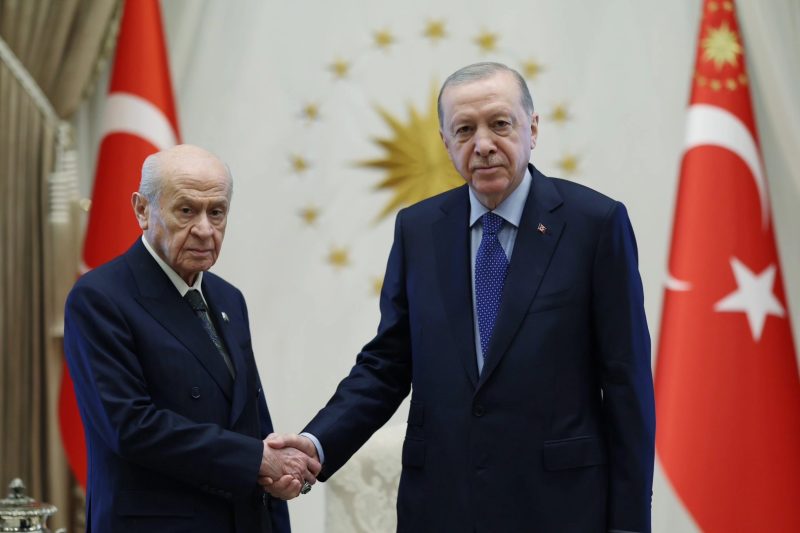 Erdoğan ve Bahçeli Cumhurbaşkanlığı Külliyesi'nde Görüştü