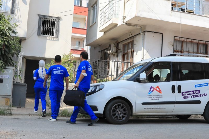 Mersin'de Evde Sağlık ve Bakım Hizmetleri, İhtiyaç Sahibi Vatandaşlara Destek Oluyor