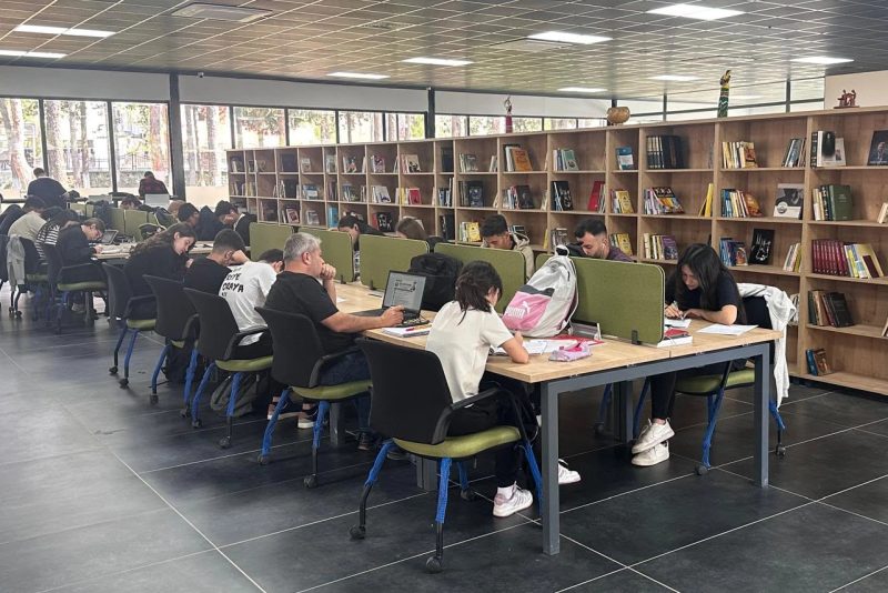 Sosyal Etki Zirvesi'nden Adıyaman'a Binlerce Kitapla Destek