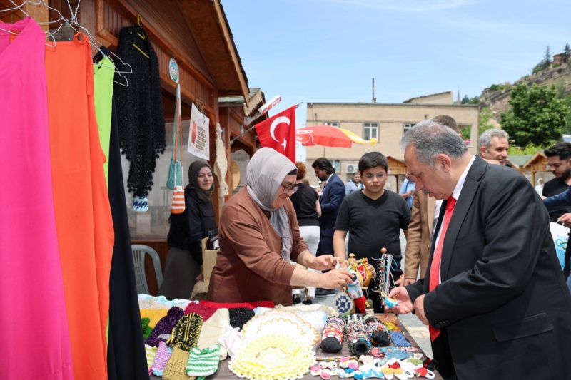 Talas'ta Kadın Girişimcilerin Ürünleri 'Maharetli Eller Pazarı'nda Buluşuyor