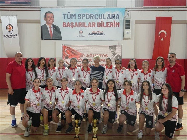 Denizli'de Zafer Kupası Sona Erdi: 300 Genç Sporcu 3 Gün Boyunca Parkede Mücadele Etti