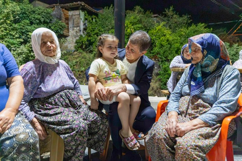 İzmir Büyükşehir Belediye Başkanı Cemil Tugay'dan Beydağ'a Sürpriz Ziyaret