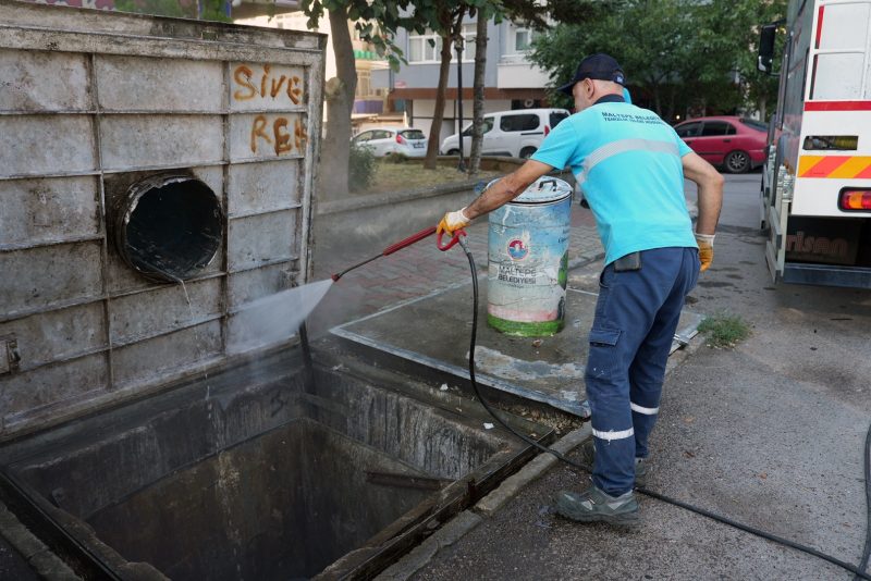 Maltepe Belediyesi Altayçeşme'de Kapsamlı Temizlik Çalışması Yürüttü