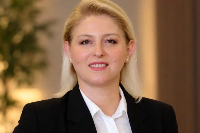 Özlem Becan'dan AK Parti'ye Geçişlere Tepki: Sandık İradesi Pazarlığa Konu Olmamalı