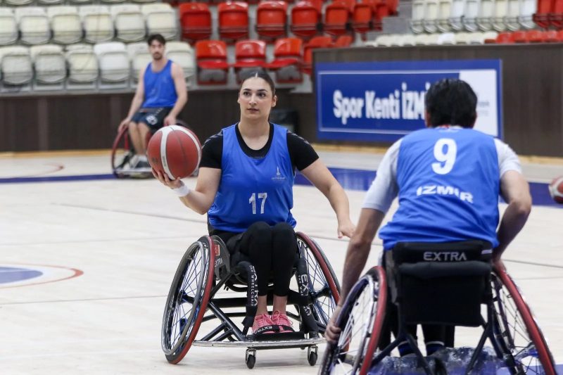İzmir Tekerlekli Sandalye Basketbol Takımı Yeni Sezona Hazır