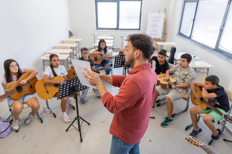 İzmir'de Yaz Okulu: Çocuklar Hem Öğreniyor Hem Eğleniyor