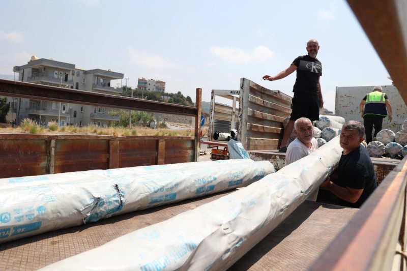 Antalya'dan Yangın Mağdurlarına Destek: Çiftçilere Sera Naylonu Dağıtıldı