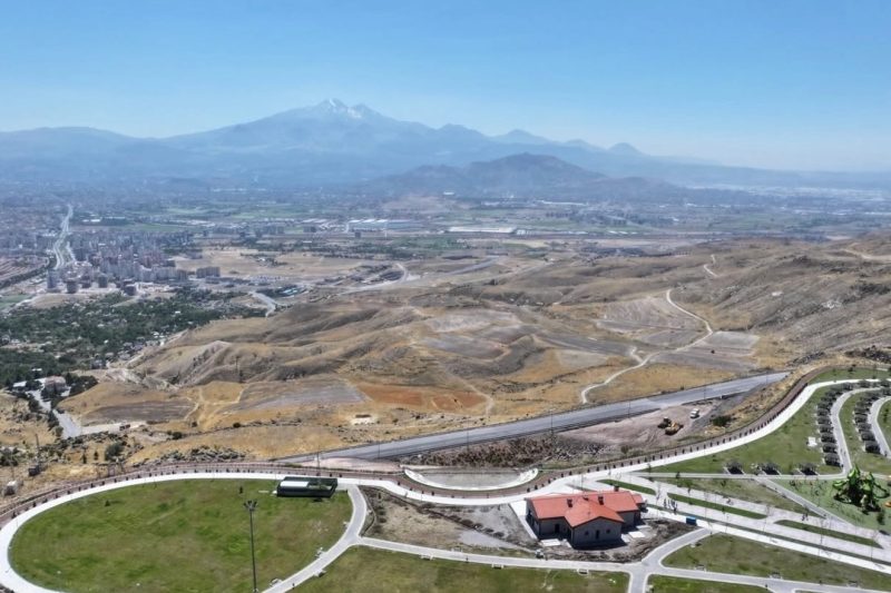 Kayseri'ye Yeni Cam Teras: Erkilet Millet Bahçesi Şehre Değer Katacak