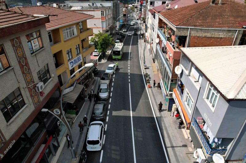Kocaeli Büyükşehir Belediyesi Dilovası Bağdat Caddesi'nde Ulaşımı Kolaylaştırıyor