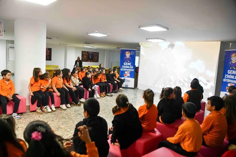 Ankara'da İlkokul Öğrencileri Kütüphaneyle Buluşuyor: "Genç Zihinler Kütüphanede" Etkinliği Devam Ediyor
