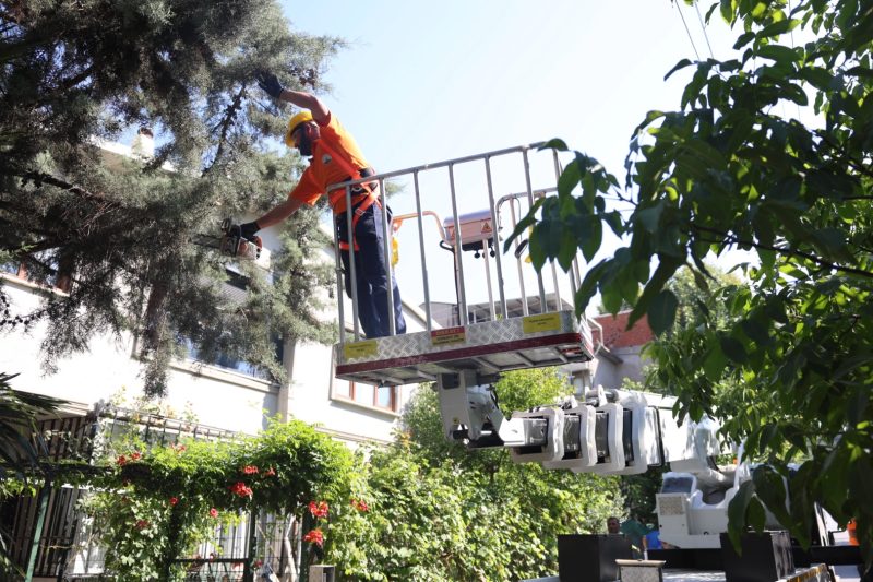 Osmangazi Belediyesi, Yeşil Alanları Koruma ve Bakım Çalışmalarını Yeni Araçlarla Güçlendiriyor