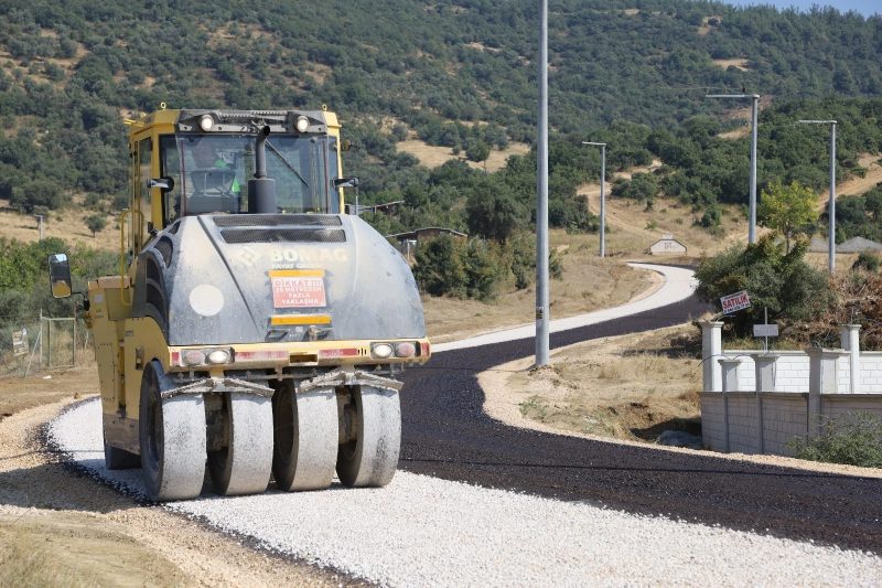 Bursa'da 5 İlçede 22 Kilometrelik Yol Yenileme Çalışması Devam Ediyor