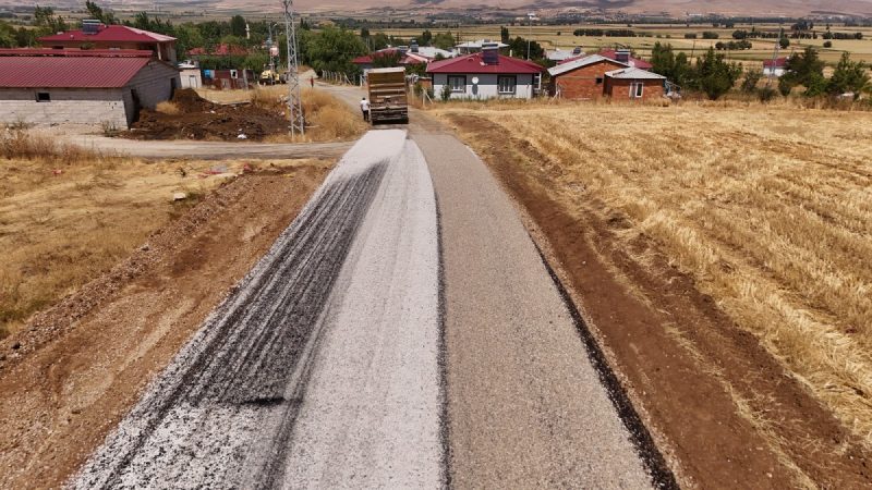 Afşin'de Kırsal Mahallelerin Ulaşımı İçin Yol Yenileme Çalışması Tamamlandı
