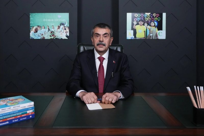 Bakan Tekin'den Yeni Eğitim Yılı Başlarken Öğretmenlere Mesaj: "Maarif Davamızın Nihai Hedefi, Bir Evladımızı Bu Milletin Kıymetli Bir Ferdi Olarak Yetiştirmektir"