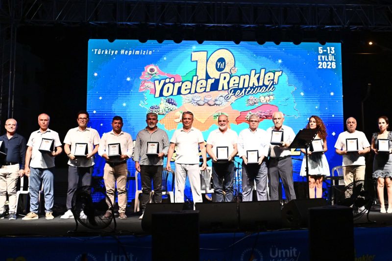 Muratpaşa'da 10. Yöreler Renkler Festivali Kültürleri Buluşturdu