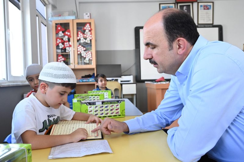 Başkan Altay, Bosna Hersek'teki Halit Eroğlu Kur'an Kursu'nda Öğrencilerle Buluştu