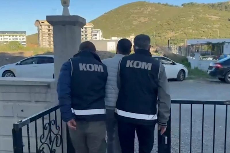 İzmir merkezli organize suç örgütüne dev operasyon: 36 şüpheli gözaltında