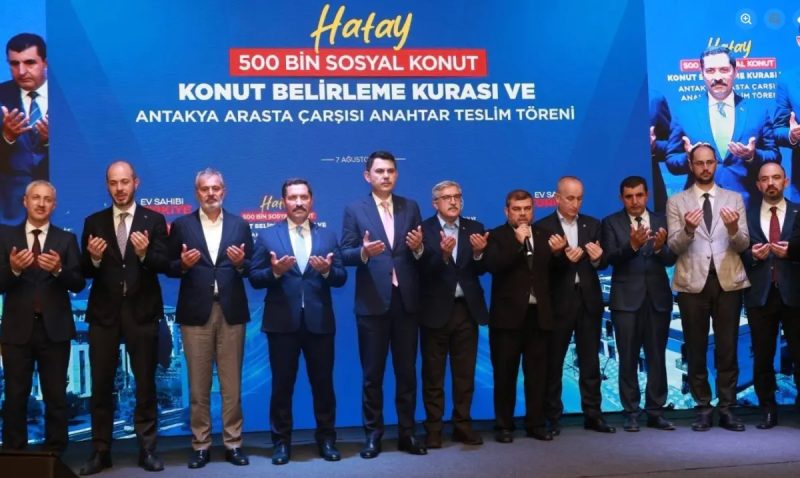 Bakan Kurum: Hatay'da Omuz Omuza Vererek Zorlukların Üstesinden Geldik
