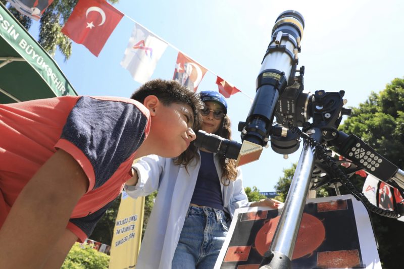 Mersin'de Çocuklar Bilimle Buluşuyor: Tarsus'ta Güneş Gözlemi ve Sıfır Atık Atölyeleri Düzenlendi