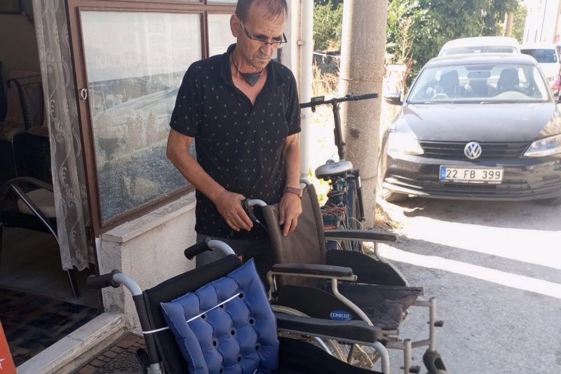 Keşanlı Gazeteci Yazar Önkal Kılavuz'dan Engellilere ve Köylere Destek
