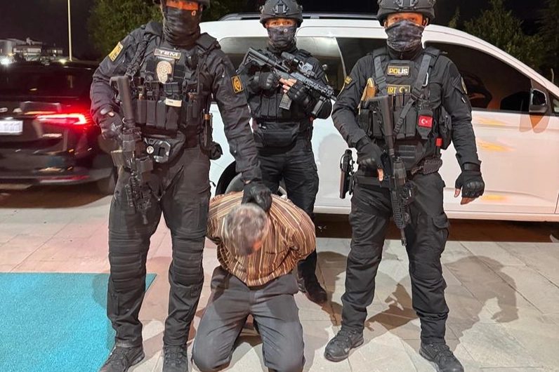 15 Temmuz Darbe Girişiminde Erdoğan'a Suikast Girişiminde Bulunan Firari FETÖ'cü Afyonkarahisar'da Yakalandı