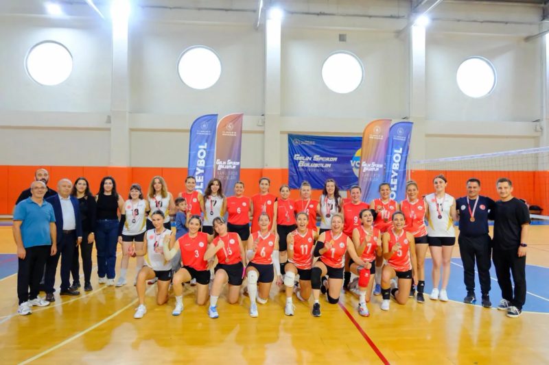 İzmir Kadınlar Voleybol İl Şampiyonu İl Millî Eğitim Müdürlüğü Oldu