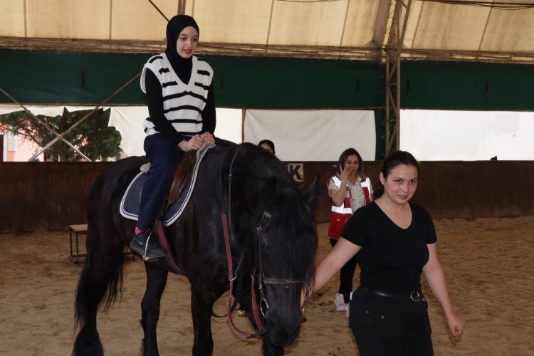 YADEV öğrencileri Atlı Spor’da doyasıya eğlendi