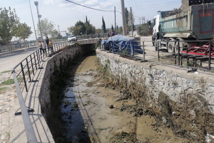 Manisa Soma’da dere temizliği