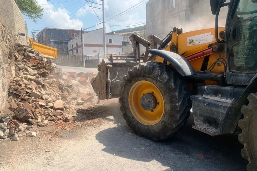 Dilovası’nda molozlar ücretsiz toplanıyor