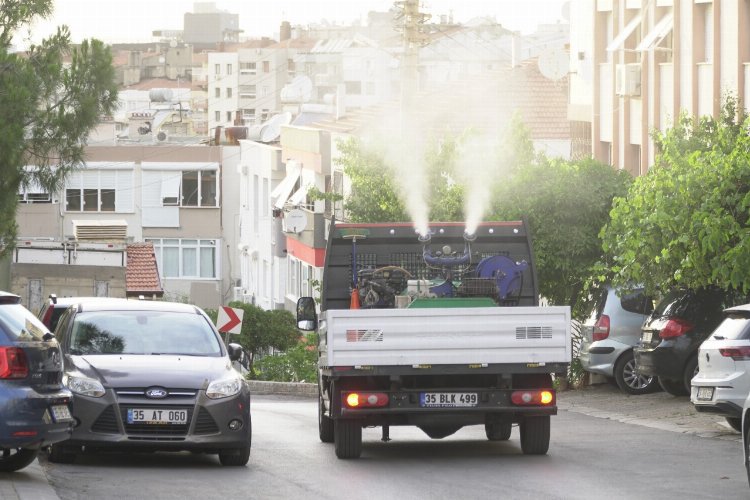 İzmir Karabağlar’da mahalleler ilaçlanıyor