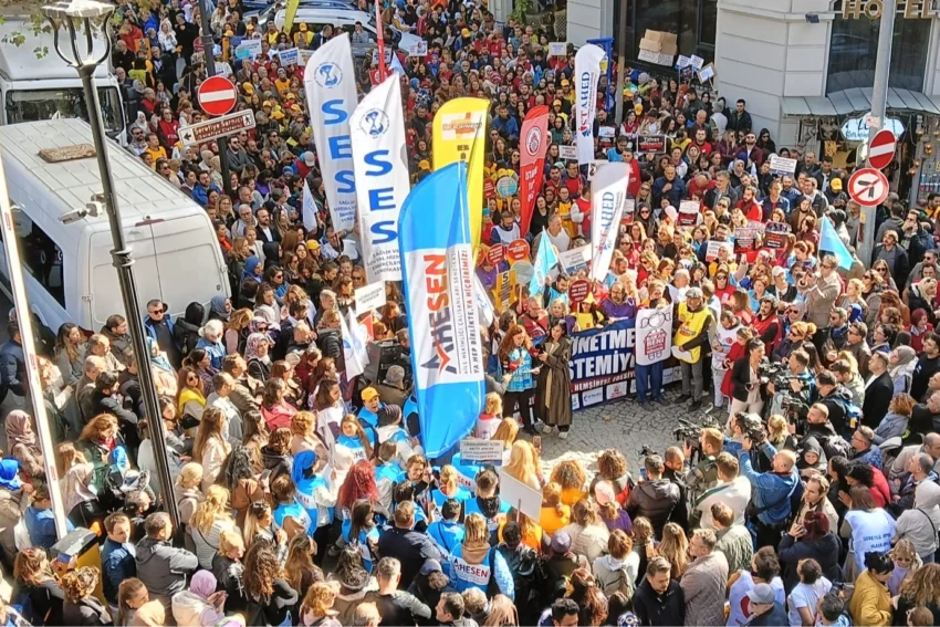 Sağlıkçılar hak arayışında! İş bıraktılar… Ya yönetmeliği çekin, ya da..!