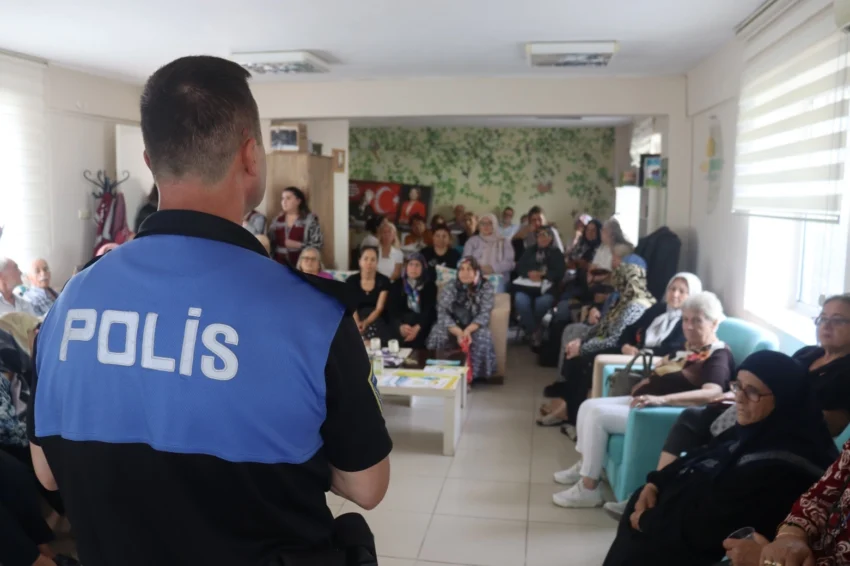 Kocaeli’de Asırlık Çınar Evi sakinlerine ‘genel güvenlik’ semineri