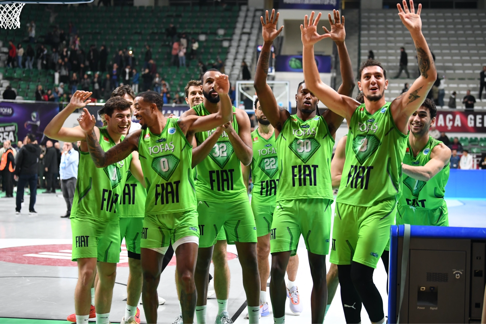 TOFAŞ – Bursaspor ve TOFAŞ – Petrolına AEK Larnaca maçları bı̇letlerı̇ satışta