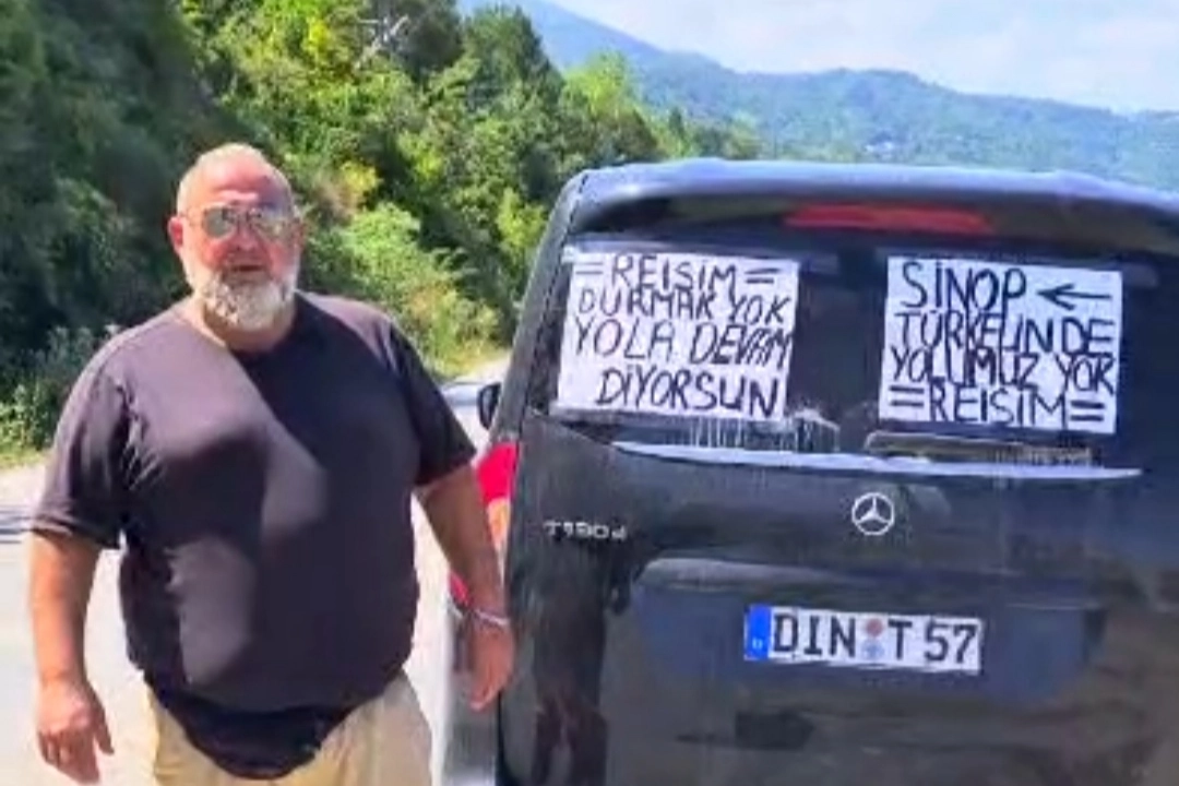 Gurbetçiden “Cumhurbaşkanı Erdoğan sesimi duy” eylemi