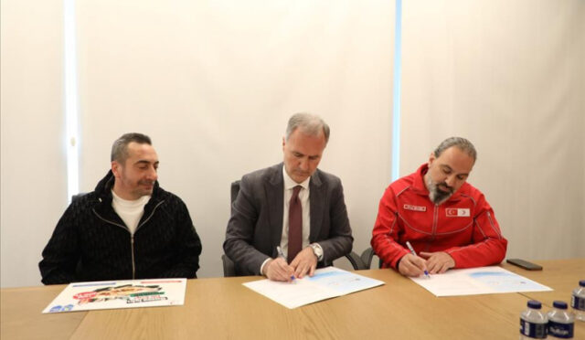 14282-inegol-belediyesi-nden-gazze-icin-sicak-yemek-kampanyasi-c8e70250-0b19-41c2-aa24-28233df77bc2-1746015320-319-x750