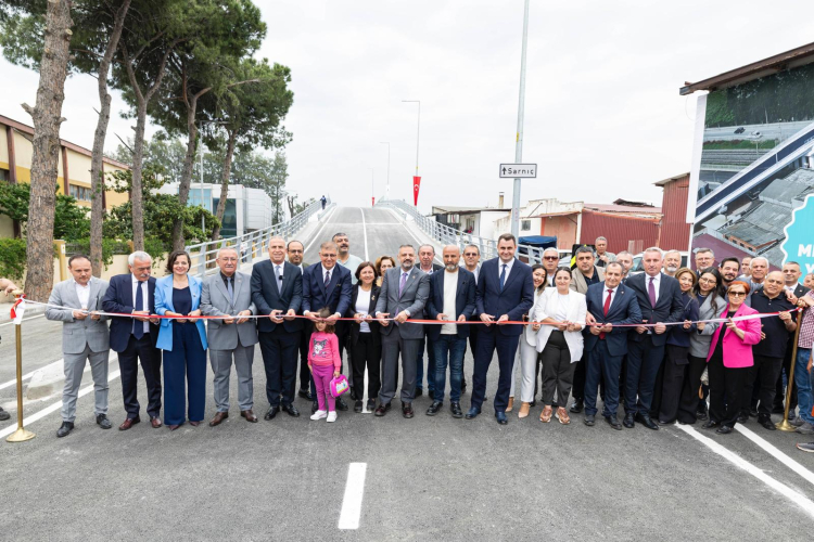İzmir Gaziemir’e trafik nefesi