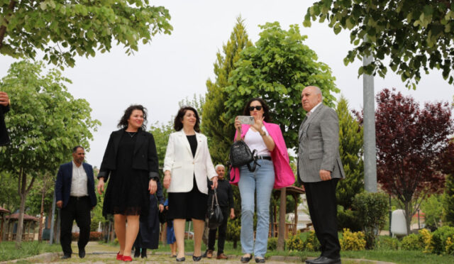 whatsapp-image-2025-04-25-at-11-07-26-1745570908-234-x750