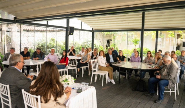 ark-0610-1747034319-877-x750