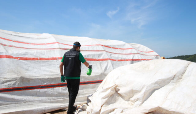 buyuksehir-kurban-pazar-yerlerini-ilacliyor-4-1747984041-827-x750