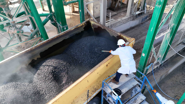 Kocaeli saatte 240 ton asfalt üretiyor