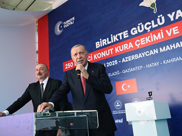 Cumhurbaşkanı Erdoğan: Deprem bölgesini yeniden ayağa kaldıracağız