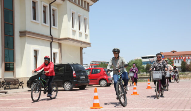 hfnucrpd9gwmxc8yjjoyavunalfbzuh9avk8lyu2-1750761673-719-x750