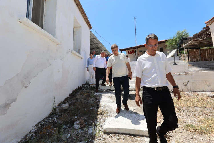 İzmir’de Başkan Tugay’dan yangınzedelere destek ziyareti