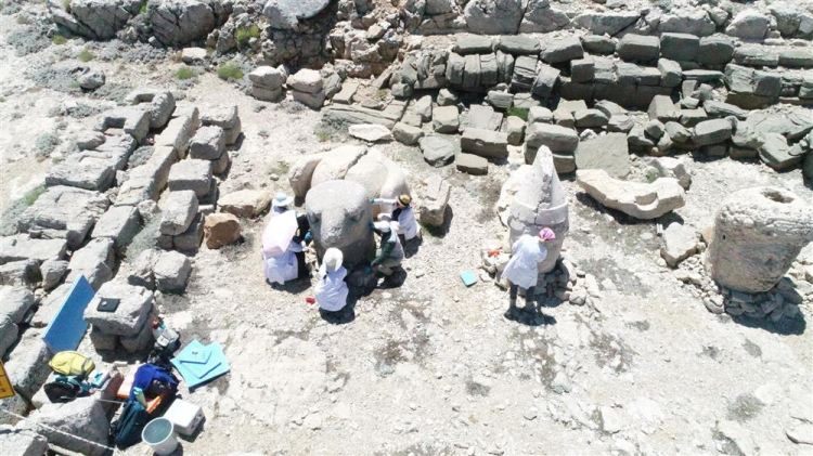 Nemrut’un dev heykellerine ‘nano’ dokunuş