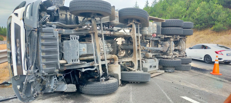 Bolu Dağı Tüneli’nde kaza! İstanbul istikameti trafiğe kapandı!