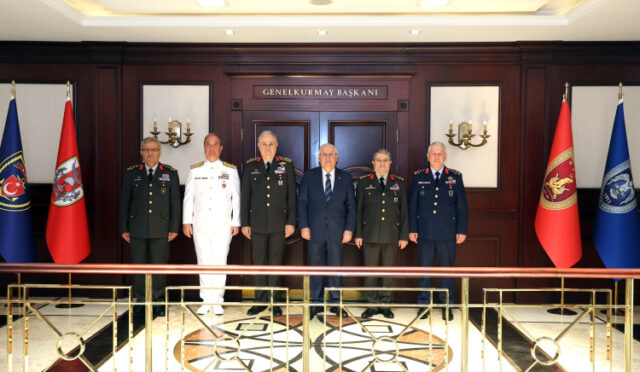 gynvg8owmaag4u-1755509193-699-x750